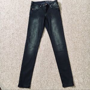 H&M Feather Soft Jeggings Low Waist Size 29